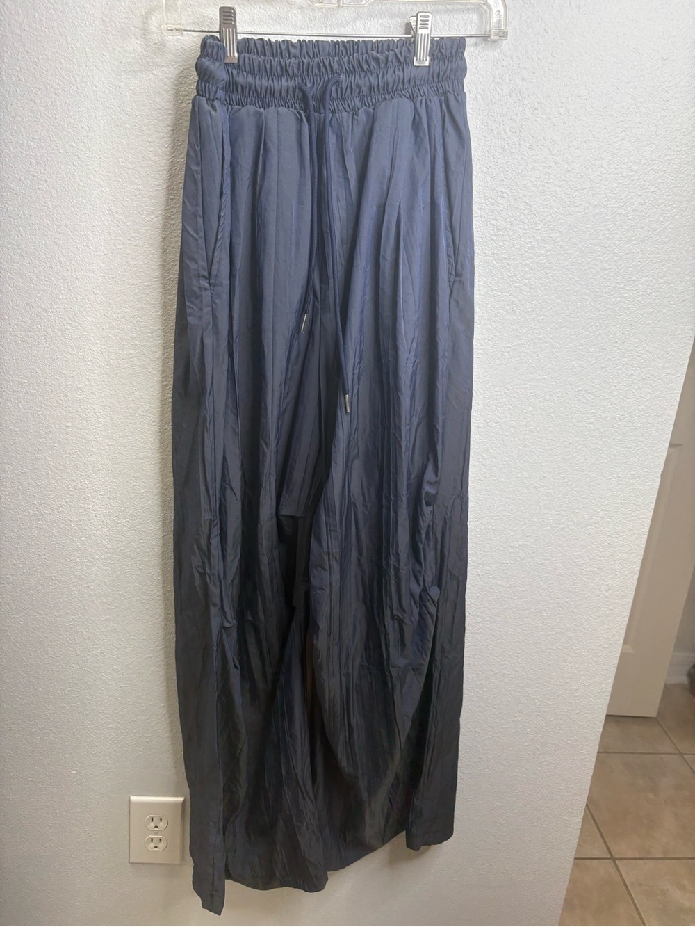 Neoity Free Size Windbreaker Pants